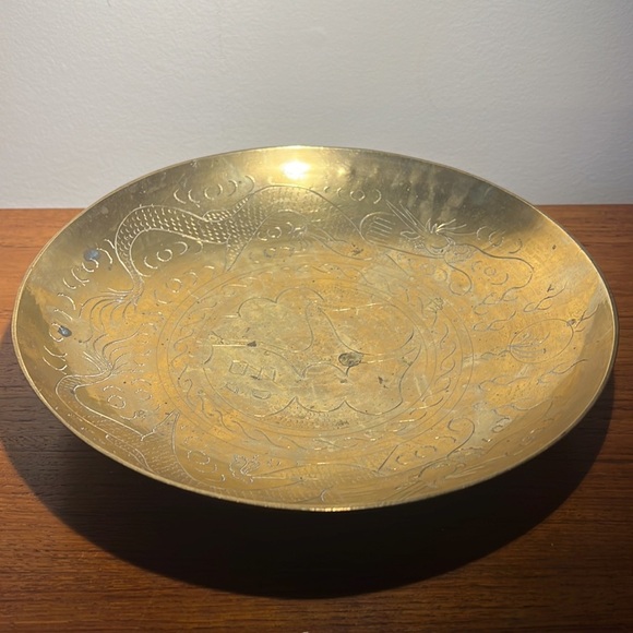 Solid, brass hand, carved bowl decorative plate very heavy, good quality vintage - Picture 3 of 6